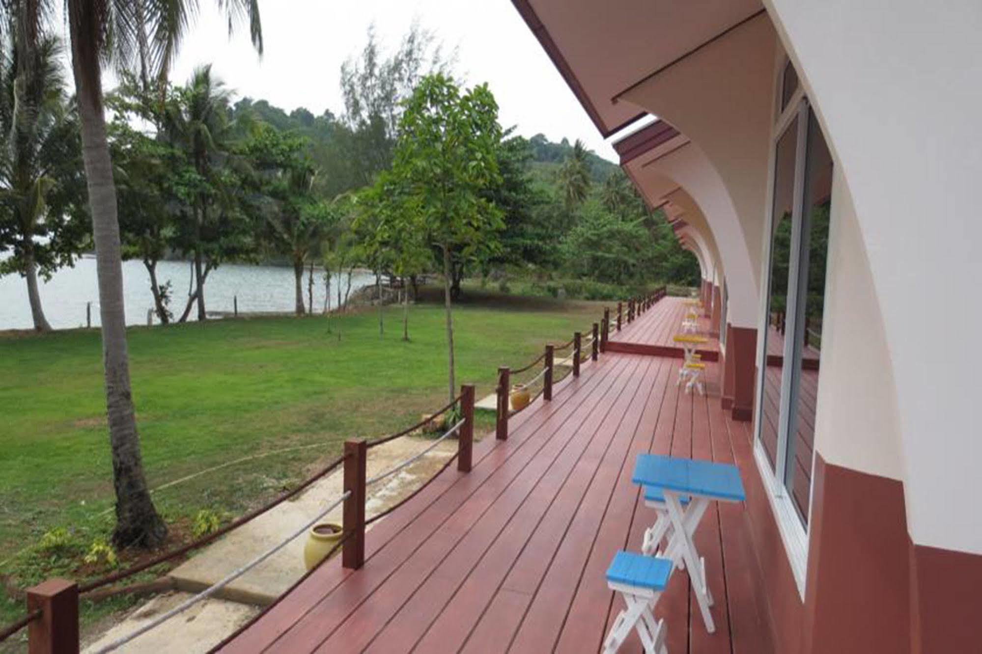 Lomtalay Resort Trat Laem Ngop Exterior photo